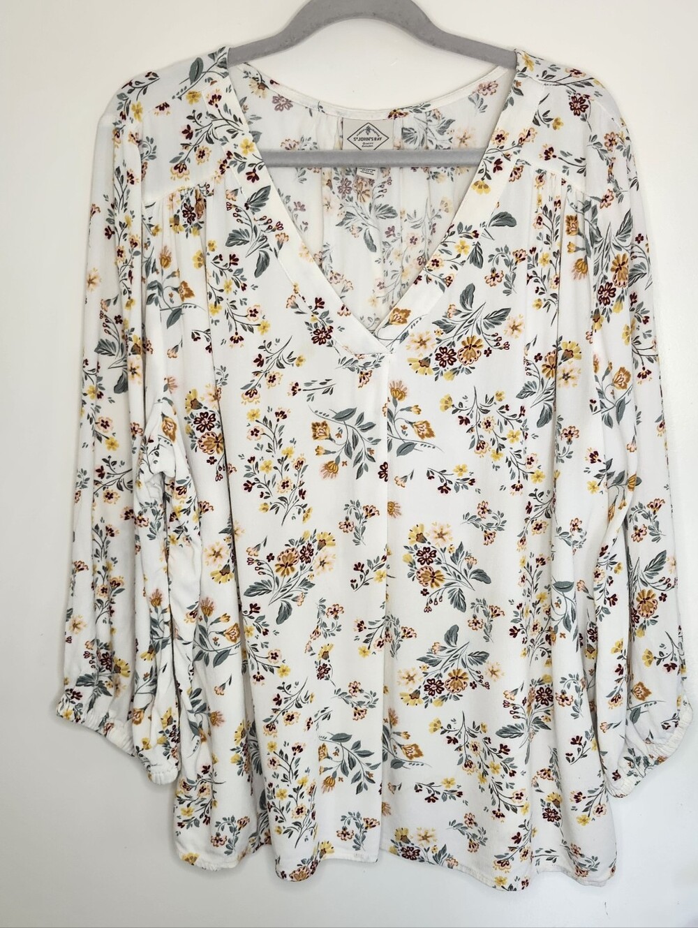 St Johns Bay Whimsy Boho 2X Floral Blouse Ivory V Neck 3/4 Sleeve Rayon Plus